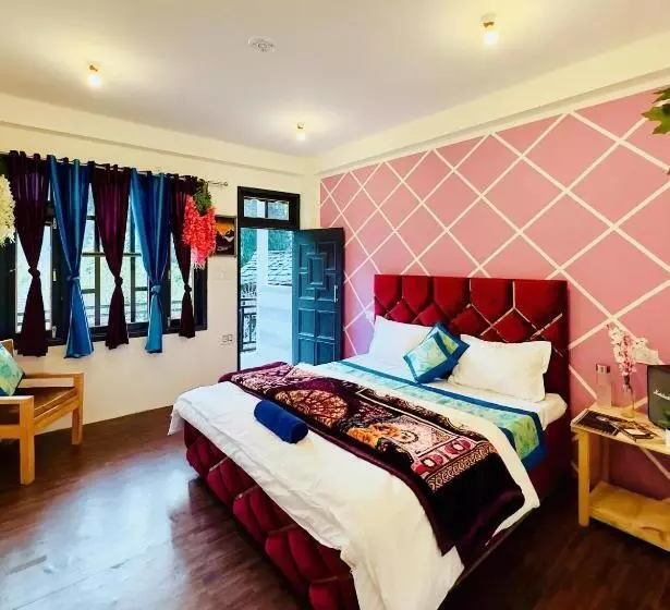 پانسیون Rare House