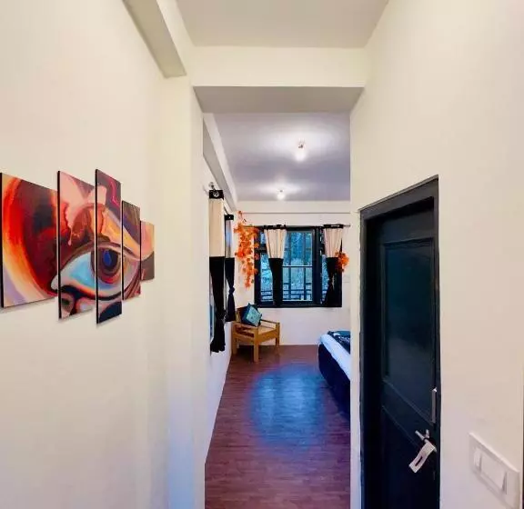 پانسیون Rare House