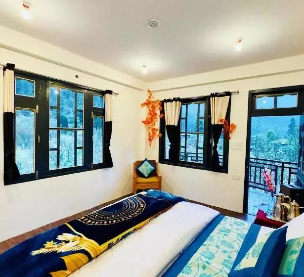 پانسیون Rare House