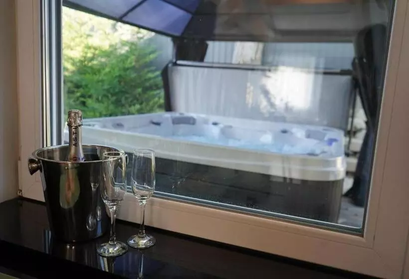 پانسیون Secret Garden Vendégház