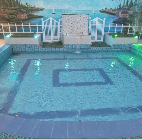 منتجع شاليهات الرولز