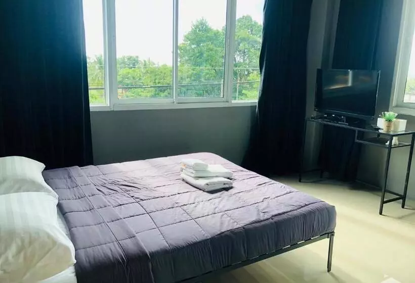 The Studio Hostel