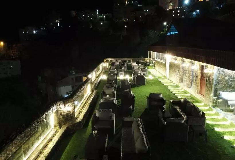 فندق جارة الغيم للاجنحة الفندقية