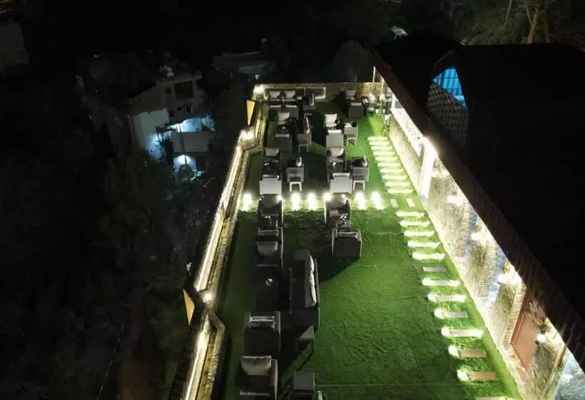 فندق جارة الغيم للاجنحة الفندقية