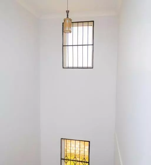 تختخواب و صبحانه Mangi Mangi Accomodation