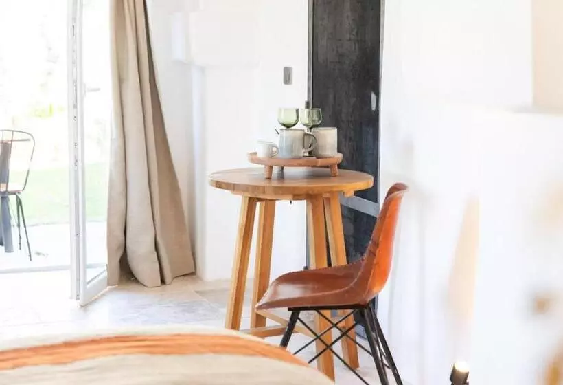 Aamiaismajoitus (B&B) Unique Guest Room In The Heart Of Provence The Secret Of The Stones