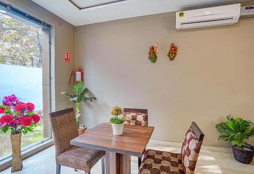 Fabhotel Grand Model Town Inn