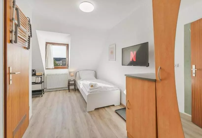 Hotelli Home2stay Apartmenthaus Heilbronn City Kitchen Parking Highspeed Wifi Washroom
