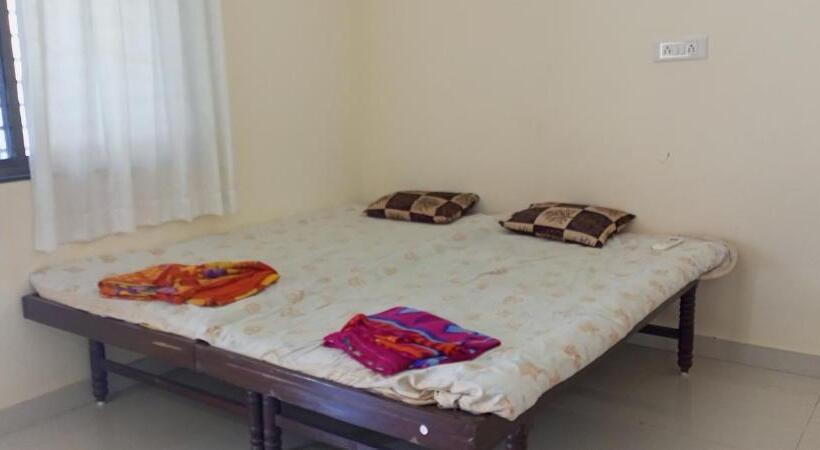 هتل Madhav Bungalow Only Family