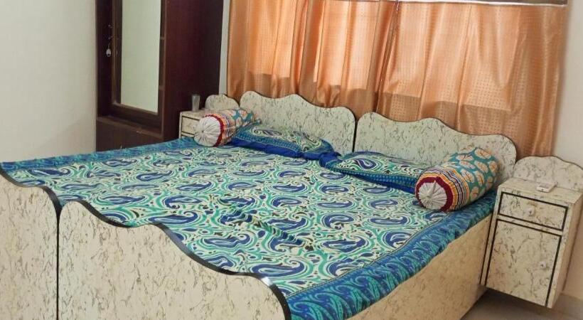 هتل Madhav Bungalow Only Family