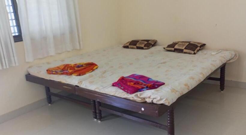 هتل Madhav Bungalow Only Family