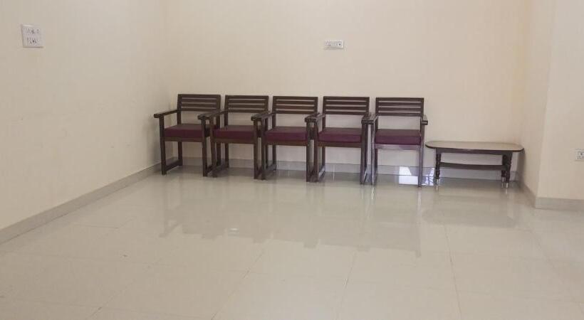 هتل Madhav Bungalow Only Family