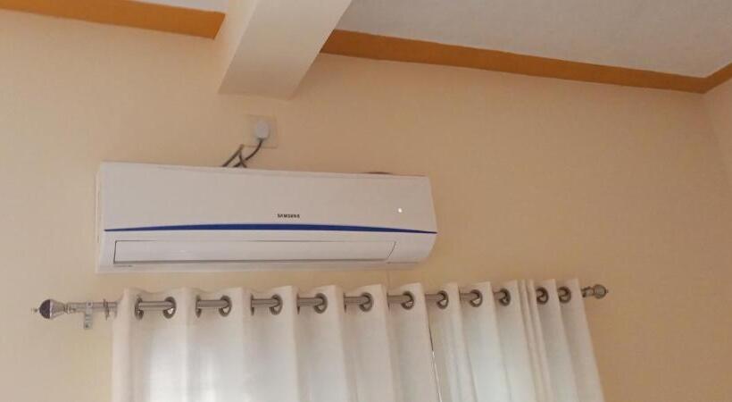 هتل Madhav Bungalow Only Family