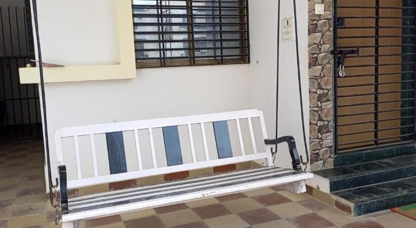 هتل Madhav Bungalow Only Family