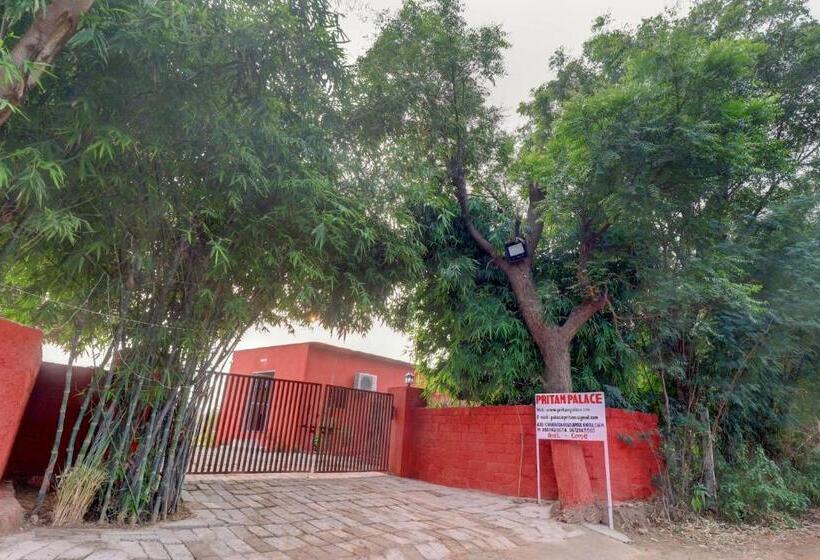 Hotel Oyo Pritampalace