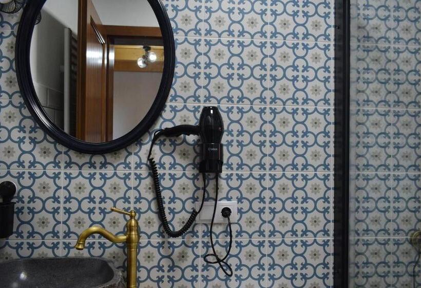 پانسیون Casia Guest House