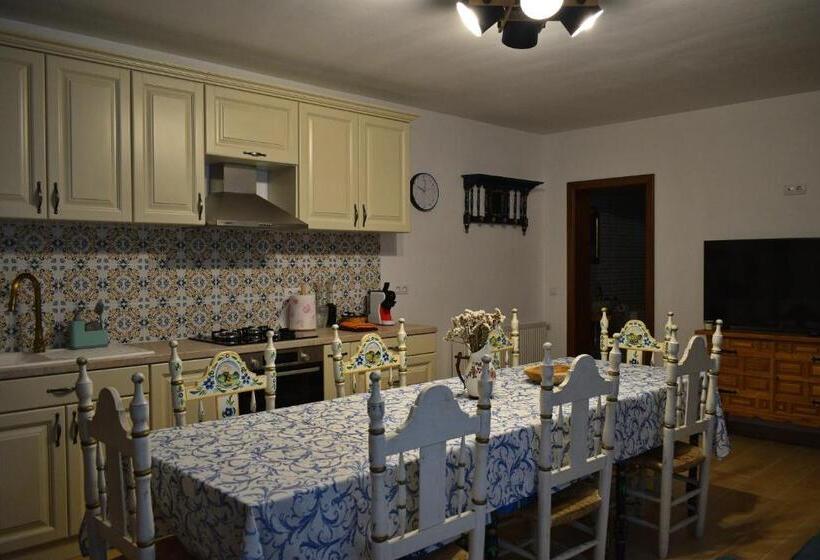 پانسیون Casia Guest House