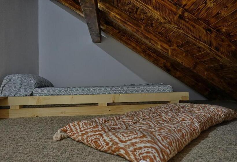 پانسیون Casia Guest House