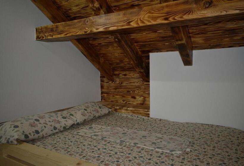 پانسیون Casia Guest House