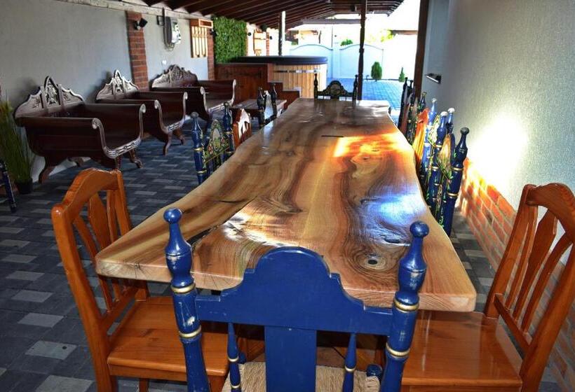 پانسیون Casia Guest House