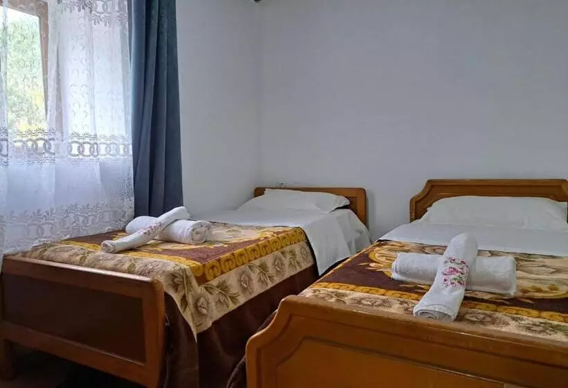 Majatalo Guesthouse Te Tata