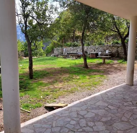 Majatalo Guesthouse Te Tata