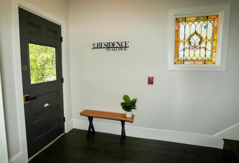 پانسیون Mission Hill & Blue Hill