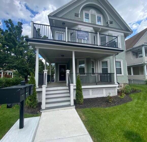 پانسیون Mission Hill & Blue Hill