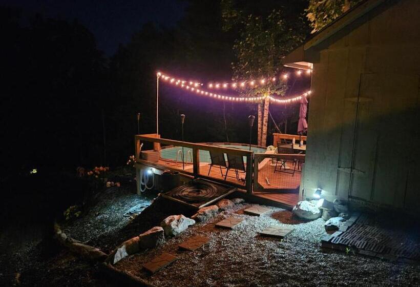 ペンション Toe River Retreat