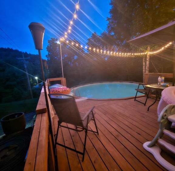 ペンション Toe River Retreat