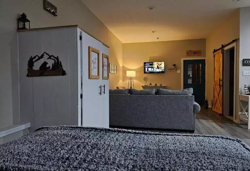 ペンション Toe River Retreat