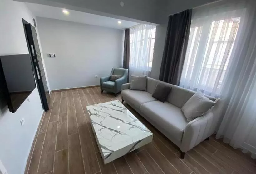 Pomruj Suites