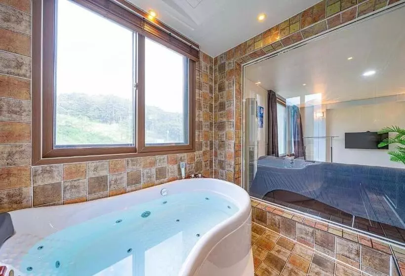 リゾートホテル Die Pause Pool Villa Pension