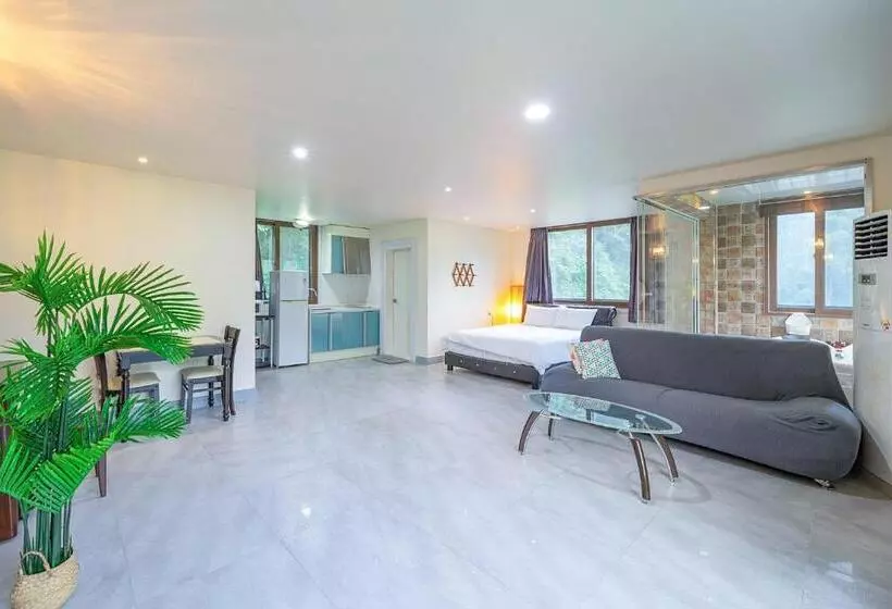リゾートホテル Die Pause Pool Villa Pension