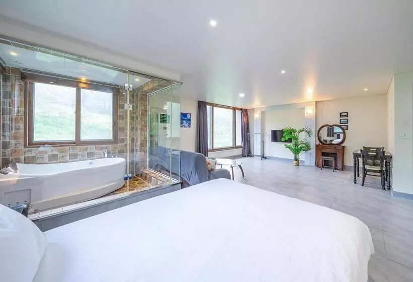 リゾートホテル Die Pause Pool Villa Pension
