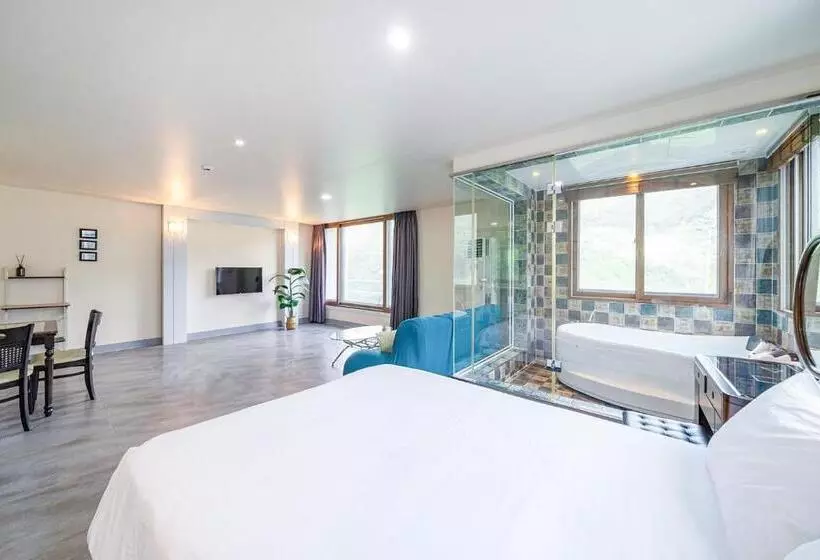 リゾートホテル Die Pause Pool Villa Pension