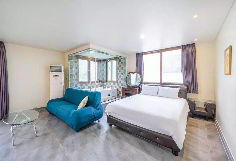 リゾートホテル Die Pause Pool Villa Pension
