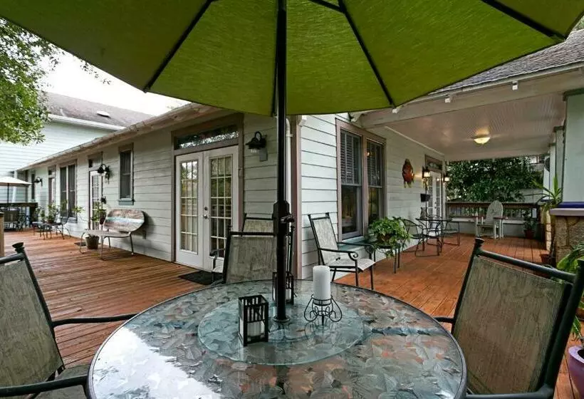 ホテル Anchor Inn Nsb Bed And Breakfast