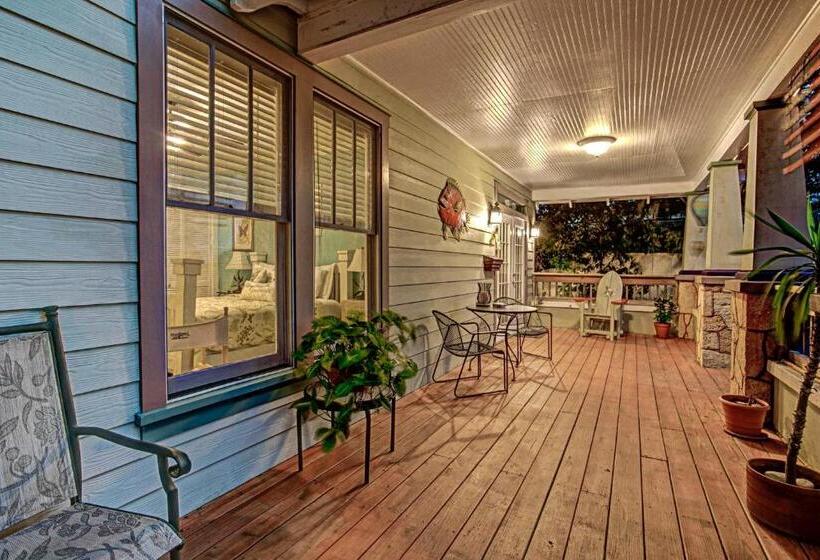 호텔 Anchor Inn Nsb Bed And Breakfast