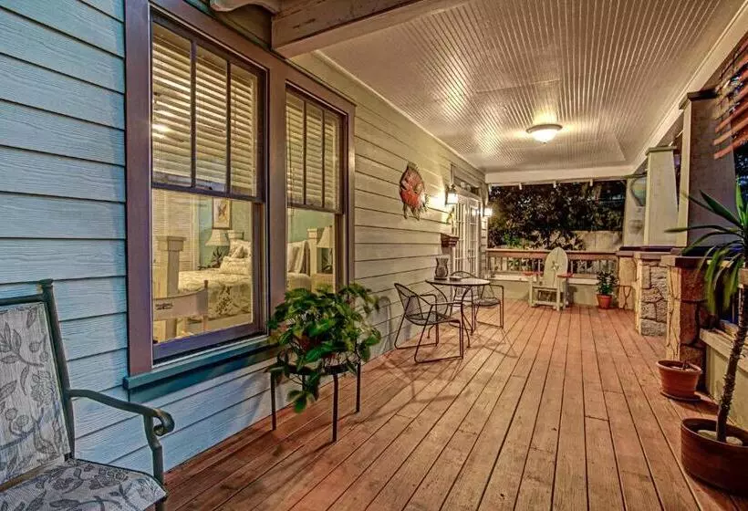 ホテル Anchor Inn Nsb Bed And Breakfast