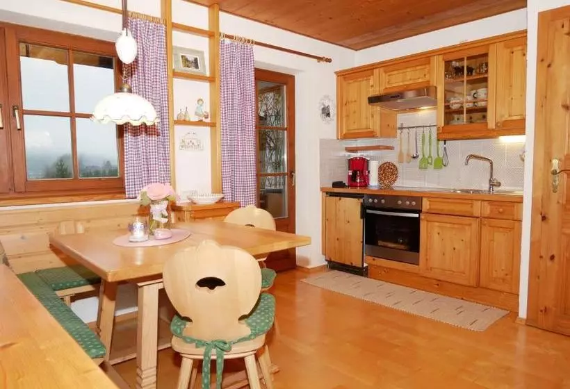 ホテル Apartment / Ferienwohnung Helga Hummelbrunner