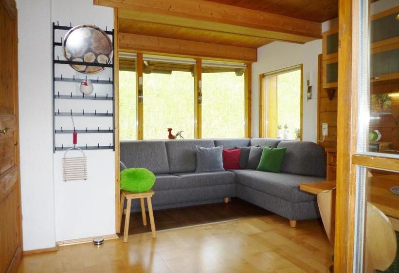 Hotelli Apartment / Ferienwohnung Helga Hummelbrunner