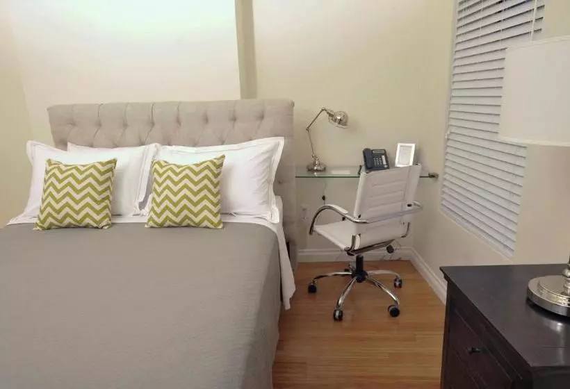 ホテル Bricco Suites