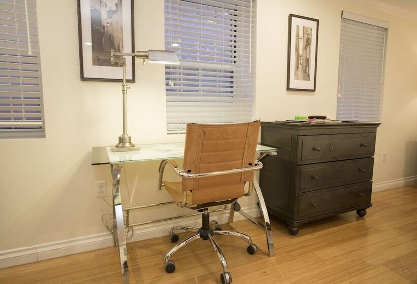 호텔 Bricco Suites