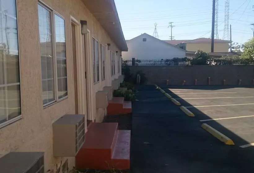 Hotelli Budget Inn