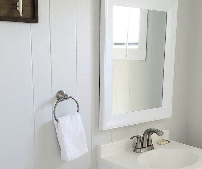 Отель Coastal Inn