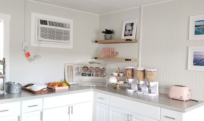 Отель Coastal Inn