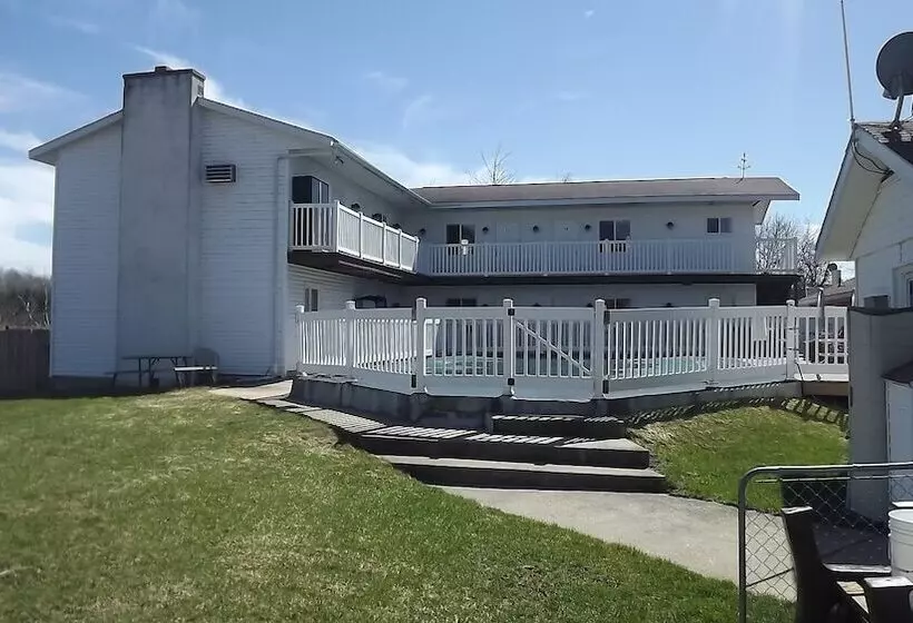 ホテル Coastal Inn