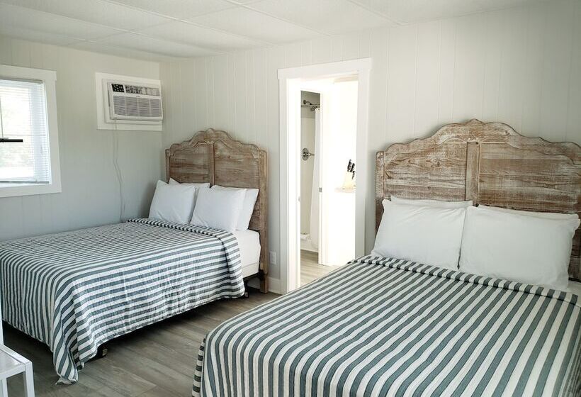 Отель Coastal Inn