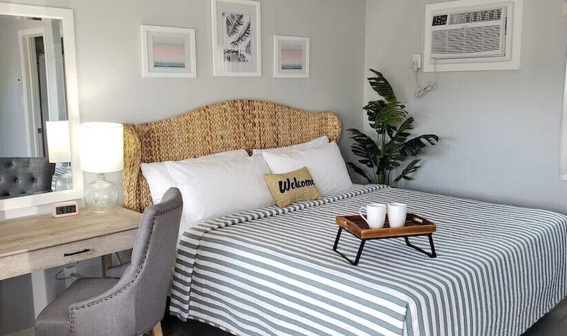 Отель Coastal Inn